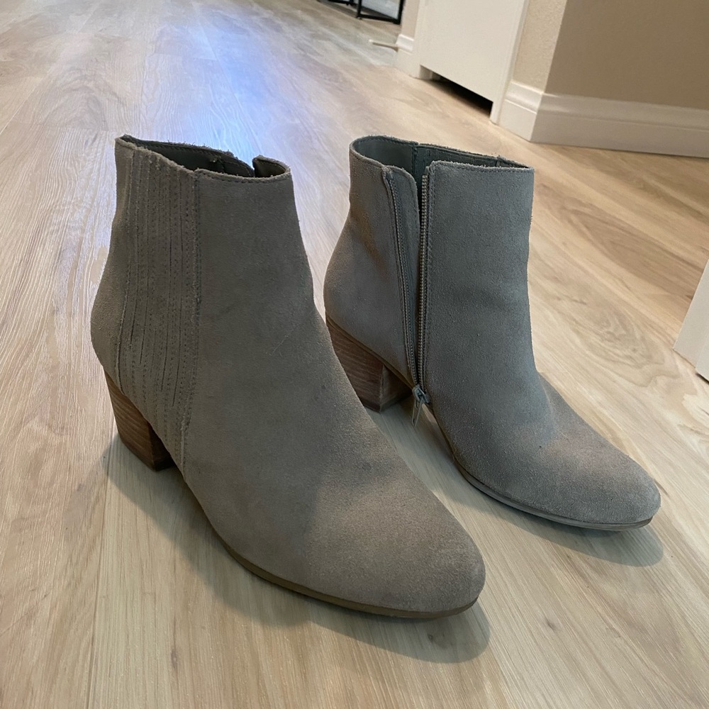 COPY - Grey brownish booties barely used